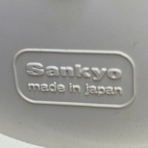 Madonna & Child Sankyo Music Box plays "Ave Maria" Revolves Vintage - Picture 12 of 12